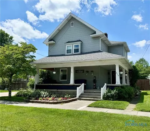 216 Clark St, Swanton, OH 43558