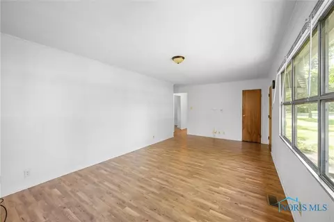 36 Independence Rd, Toledo, OH 43607 photo 8