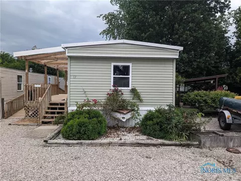 265 S Meachem Rd #17, Port Clinton, OH 43452