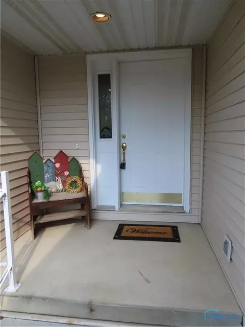 327 Carson Dr, Bryan, OH 43506 photo 3