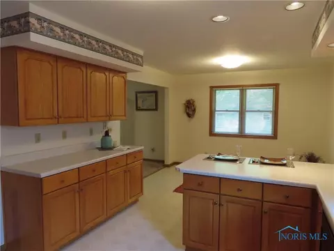 327 Carson Dr, Bryan, OH 43506 photo 9