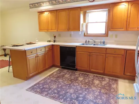 327 Carson Dr, Bryan, OH 43506 photo 7