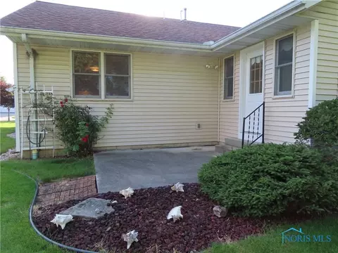 327 Carson Dr, Bryan, OH 43506 photo 6