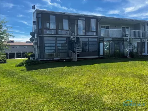6495 N Harris Harbor Dr, Oak Harbor, OH 43449