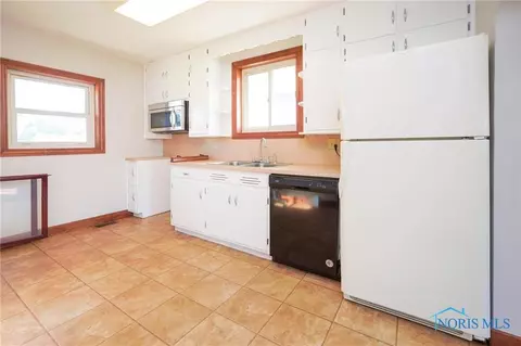 301 Rector Ave, Findlay, OH 45840 photo 12