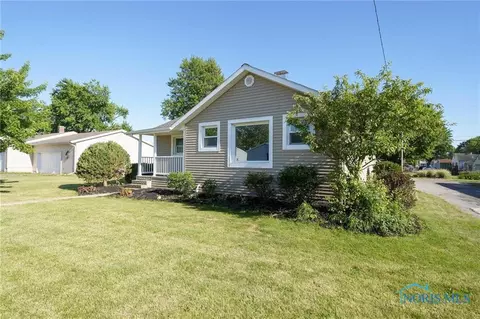 301 Rector Ave, Findlay, OH 45840 photo 2