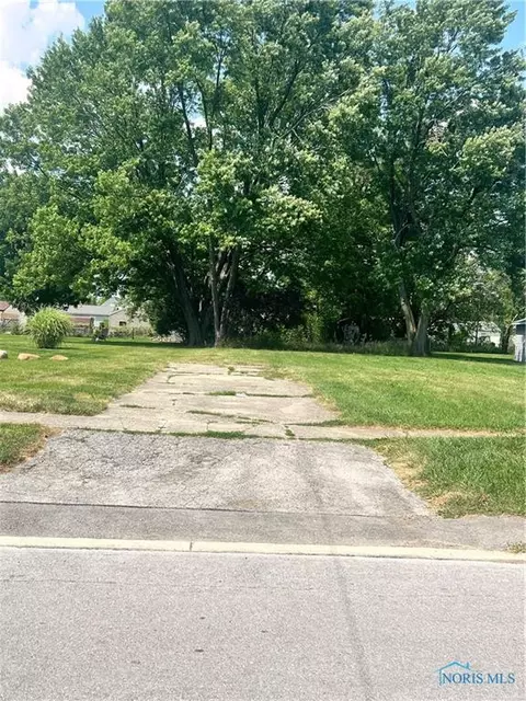 620 College St, Findlay, OH 45840