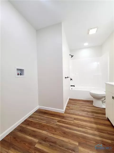 124 S High St, West Unity, OH 43570 photo 7