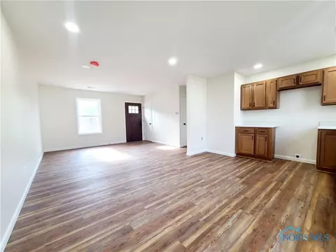 124 S High St, West Unity, OH 43570 photo 2