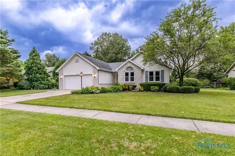 962 Kinder Rd, Toledo, OH 43615