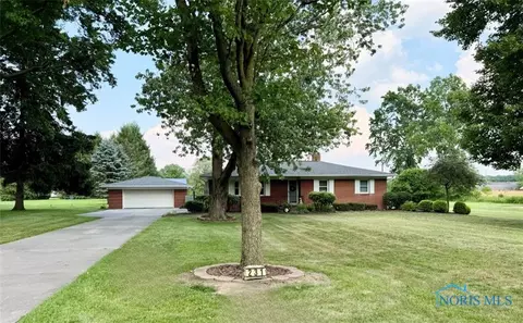 231 S Munson Rd, Swanton, OH 43558