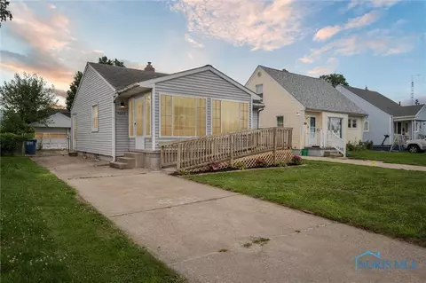 4623 283rd St, Toledo, OH 43611