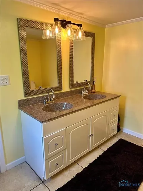 211 N Walnut St, Dunkirk, OH 45836 photo 22