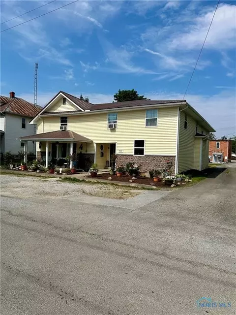 211 N Walnut St, Dunkirk, OH 45836 photo 2