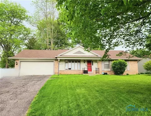 3713 Schneider Rd, Toledo, OH 43614