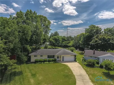 1058 Evergreen Ct, Perrysburg, OH 43551