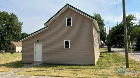 112 Railroad St, Middle Point, OH 45863