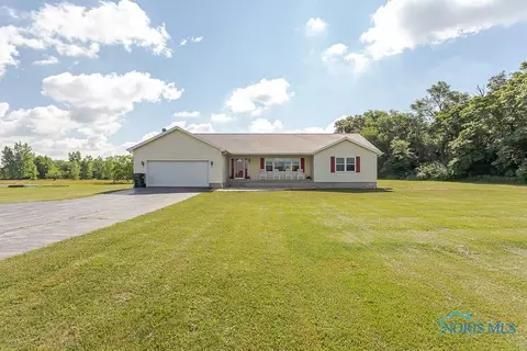 15780 Green Rd, Bowling Green, OH 43402