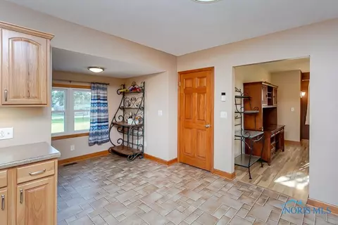 218 Guy St, Walbridge, OH 43465 photo 15