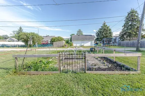218 Guy St, Walbridge, OH 43465 photo 42