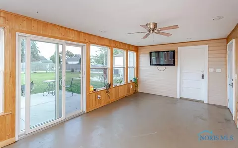 218 Guy St, Walbridge, OH 43465 photo 37