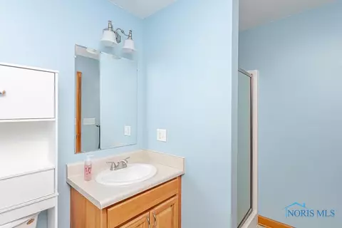 218 Guy St, Walbridge, OH 43465 photo 33