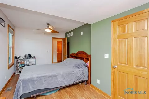 218 Guy St, Walbridge, OH 43465 photo 23