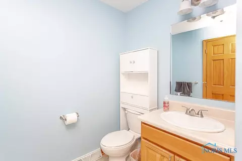 218 Guy St, Walbridge, OH 43465 photo 32