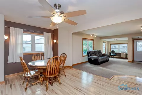 218 Guy St, Walbridge, OH 43465 photo 8