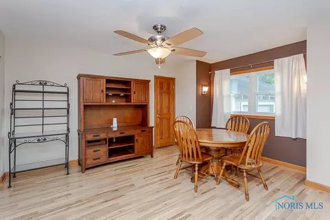 218 Guy St, Walbridge, OH 43465 photo 7