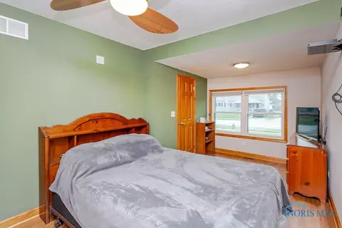 218 Guy St, Walbridge, OH 43465 photo 22