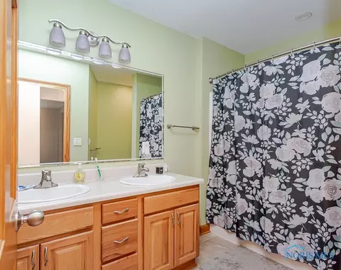 218 Guy St, Walbridge, OH 43465 photo 26