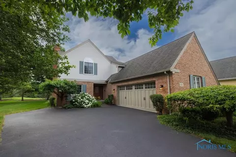 9504 Sheffield Rd, Perrysburg, OH 43551