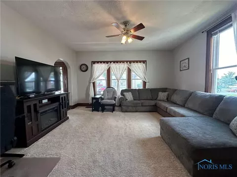 215 Shinkle St, Findlay, OH 45840 photo 9