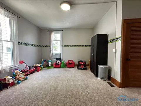 215 Shinkle St, Findlay, OH 45840 photo 11