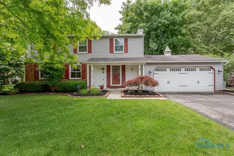 6735 Denbridge Dr, Sylvania, OH 43560
