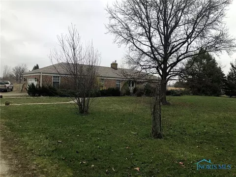 19190 Tuller Rd, Bowling Green, OH 43402