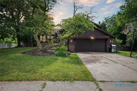 9679 Charlemont Rd, Perrysburg, OH 43551