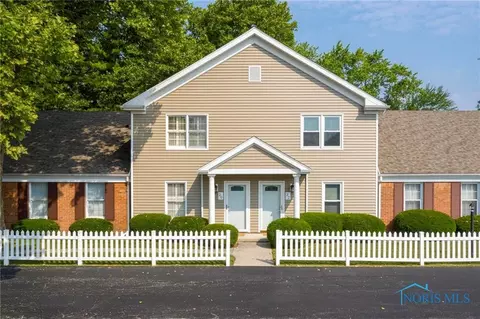 22 Arbor Ct, Perrysburg, OH 43551