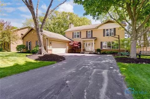 375 N Ridge Dr, Perrysburg, OH 43551