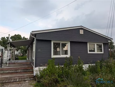 265 S Meachem Rd #23, Port Clinton, OH 43452