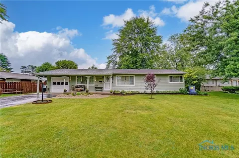731 Canterbury Dr, Findlay, OH 45840