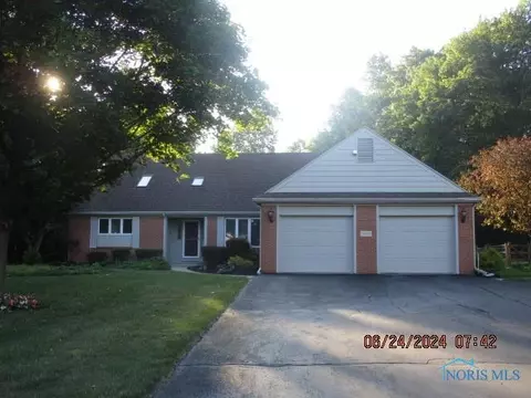 30034 Saint Andrews Rd, Perrysburg, OH 43551