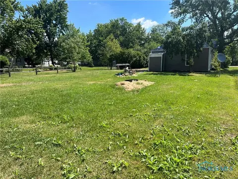 809 State St, Melrose, OH 45873 photo 12