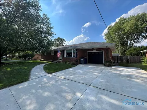 3534 Blairmont Ave, Toledo, OH 43614