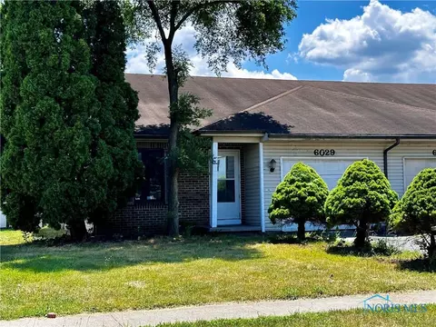 6029 Red Oak Dr #6029, Toledo, OH 43615