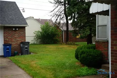 2287 Westmonte Rd, Toledo, OH 43607 photo 3