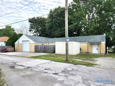 144 Sandusky St, Fostoria, OH 44830