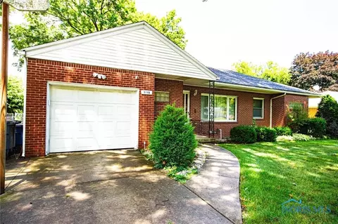 3118 Oak Grove Pl, Toledo, OH 43613