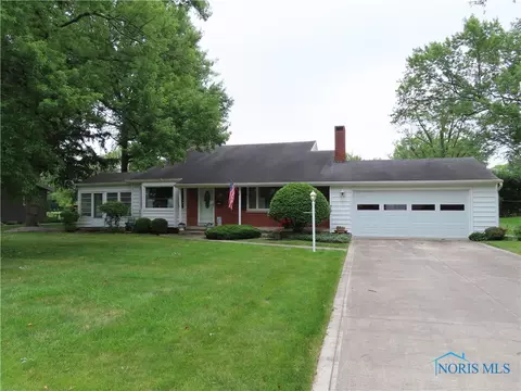 607 Circle Dr, Bryan, OH 43506 photo 1